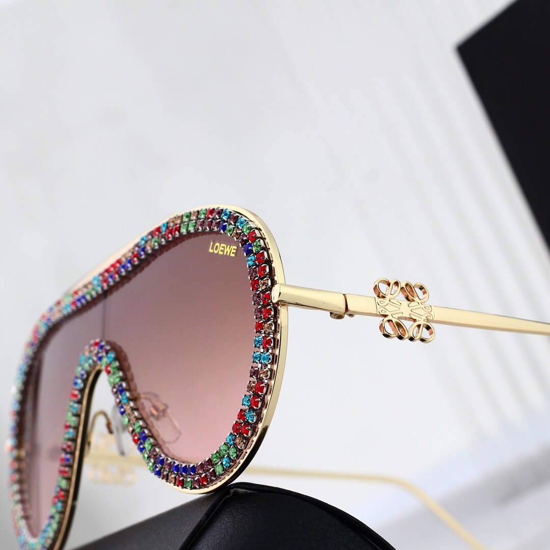 Fashionable Diamond Shield Sunglasses