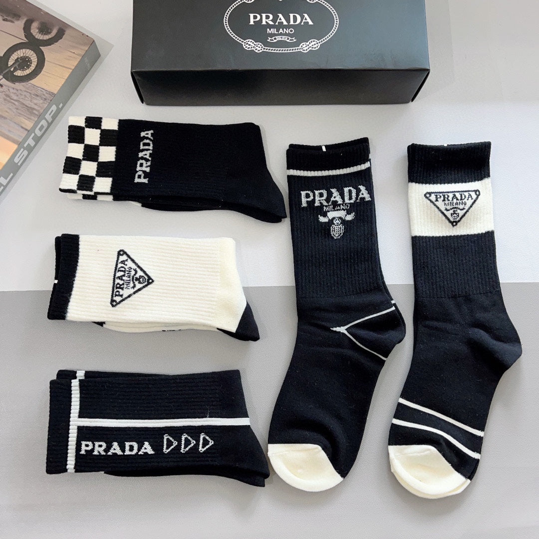 Classic Triangle Pattern Socks