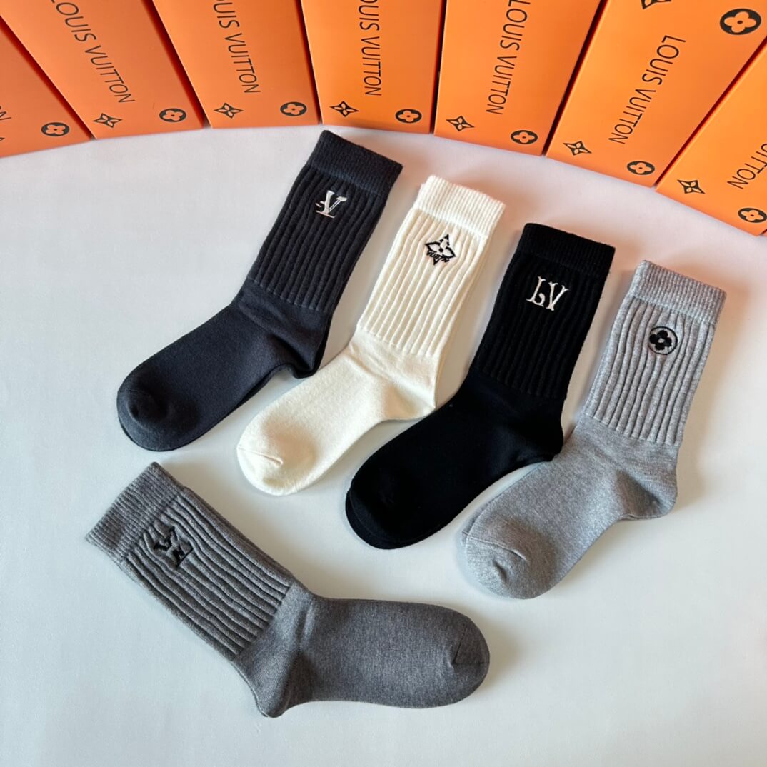 Cashmere Embroidery Mid-Length Socks